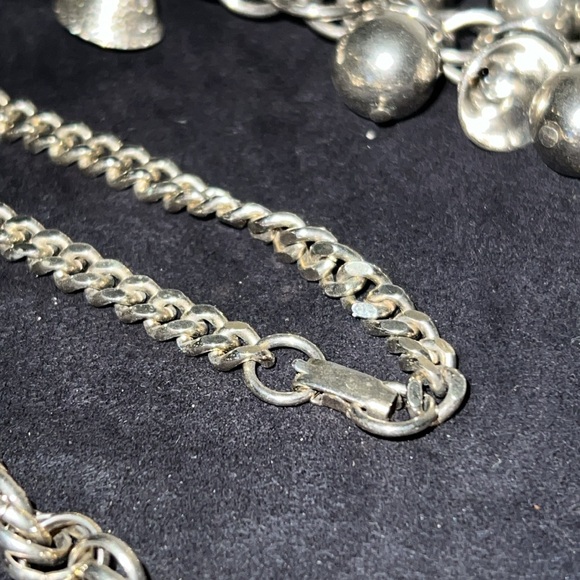 Lot 3 Vintage silver tone costume bracelets rope chain bells - Picture 4 of 4